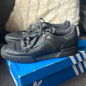 Yeezy power phase men’s size 7 used with box